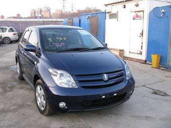 2004 Toyota ist Pictures