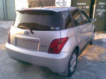 2004 Toyota ist Pictures