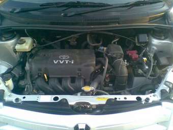 2004 Toyota ist Pictures