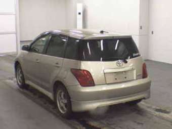 2004 Toyota ist Pics