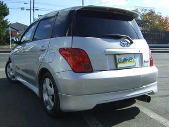 2004 Toyota ist Photos