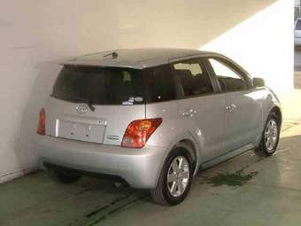 2004 Toyota ist Images