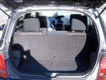 2004 Toyota ist Images