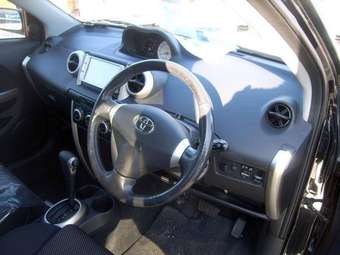 2004 Toyota ist Pictures