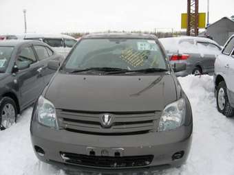 2004 Toyota ist Pictures