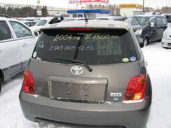 2004 Toyota ist Photos