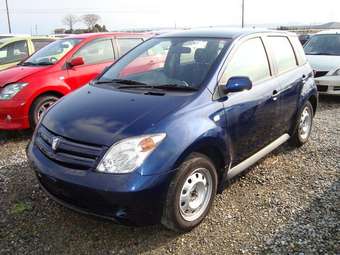 2004 Toyota ist Pictures