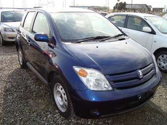 2004 Toyota ist Pics