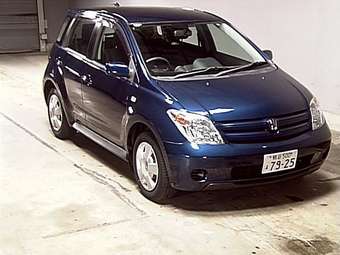 2004 Toyota ist Pictures