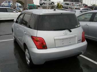 2004 Toyota ist Pictures