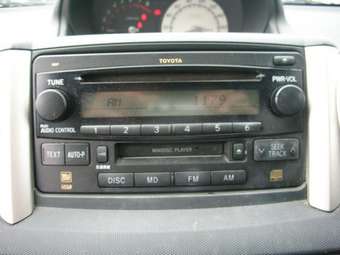 2004 Toyota ist Photos