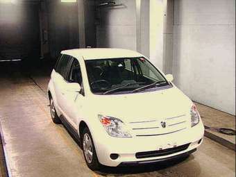 2004 Toyota ist Pictures