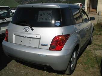 2004 Toyota ist Pictures