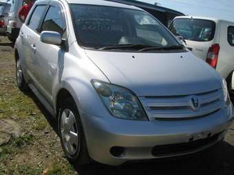 2004 Toyota ist Pictures