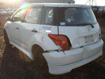 2004 Toyota ist Pictures
