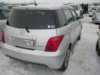 2004 Toyota ist Images