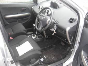 2004 Toyota ist Pictures