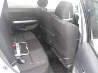 2004 Toyota ist Pics