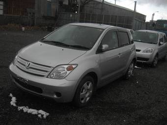 2004 Toyota ist Pictures