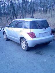 2004 Toyota ist Pictures