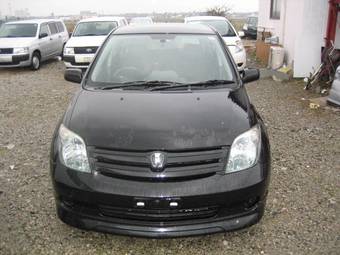 2004 Toyota ist Pictures