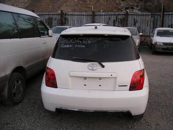 2004 Toyota ist Photos