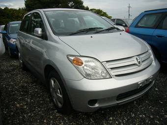 2004 Toyota ist Pictures