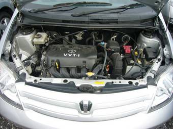 2004 Toyota ist Photos