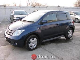 2004 Toyota ist Photos