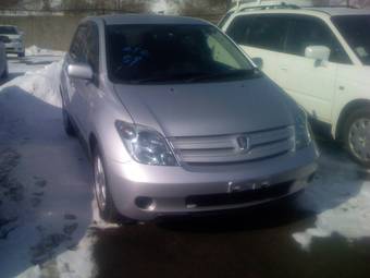 2004 Toyota ist Photos