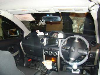 2004 Toyota ist Pictures