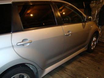 2004 Toyota ist Wallpapers