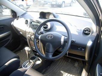 2004 Toyota ist Images