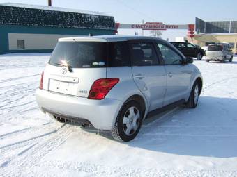 2004 Toyota ist Pictures