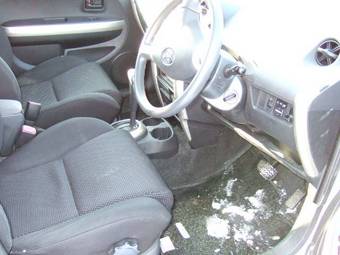 2004 Toyota ist Pictures