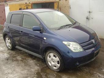 2004 Toyota ist Pictures
