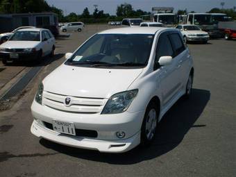 2004 Toyota ist Pictures