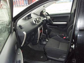 2004 Toyota ist Images