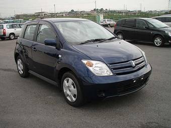 2004 Toyota ist Photos