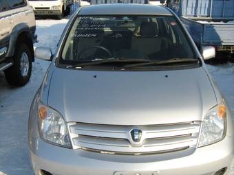2004 Toyota ist Pics