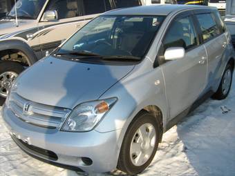 2004 Toyota ist Pictures