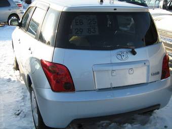 2004 Toyota ist Photos