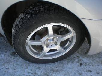 2004 Toyota ist Photos
