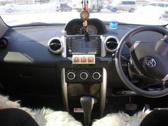 2004 Toyota ist Images