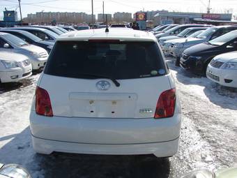 2004 Toyota ist Pictures