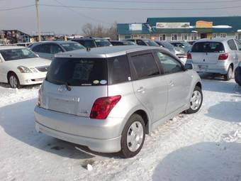 2004 Toyota ist Photos