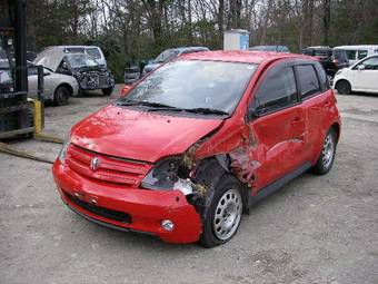 2004 Toyota ist Pictures