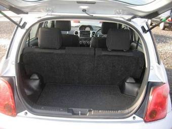 2004 Toyota ist Pictures