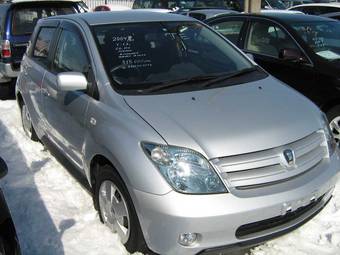 2004 Toyota ist Pics