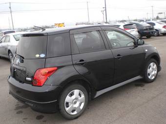 2004 Toyota ist Pictures